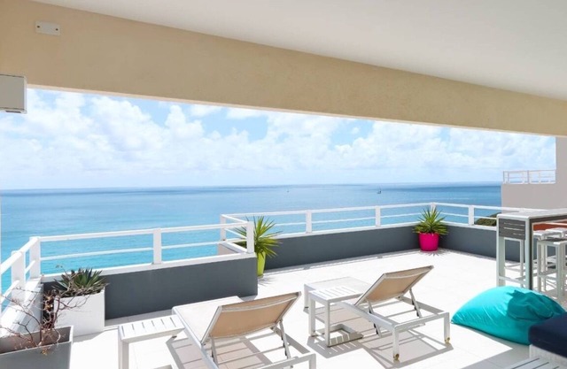 Blue Sanctuary, Stunning Ocean Views, Private Pool, Hot Tub