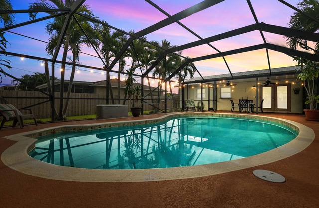 Blue Skies Bungalow w/ Heated Pool