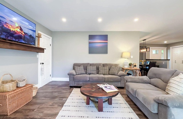 Blue Skies House - *Cool Games Room*