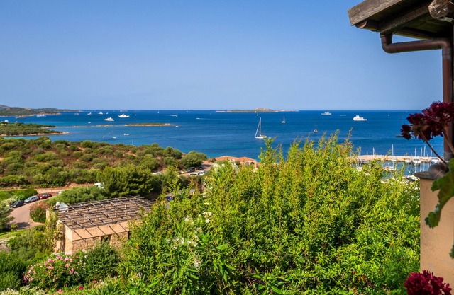 Estudio Blue Skyline en Costa Smeralda con vistas al mar