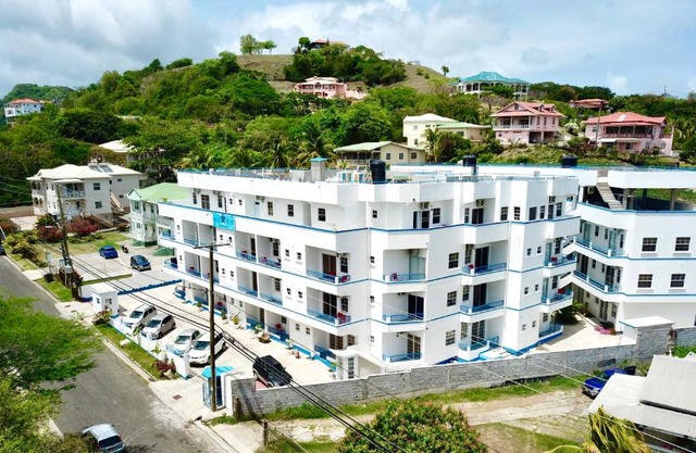 Blue Star Apartments & Hotel
