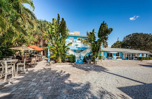 Blue Water Beachside villa 3