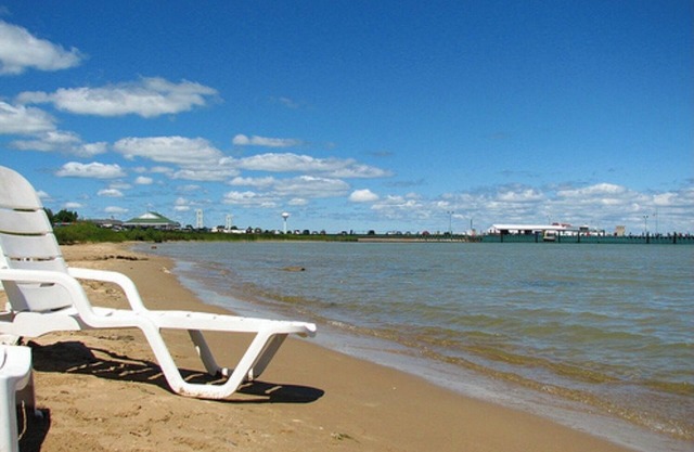 Blue Water Beachfront Hotel & Waterpark