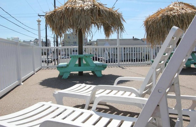 Blue Wave Inn