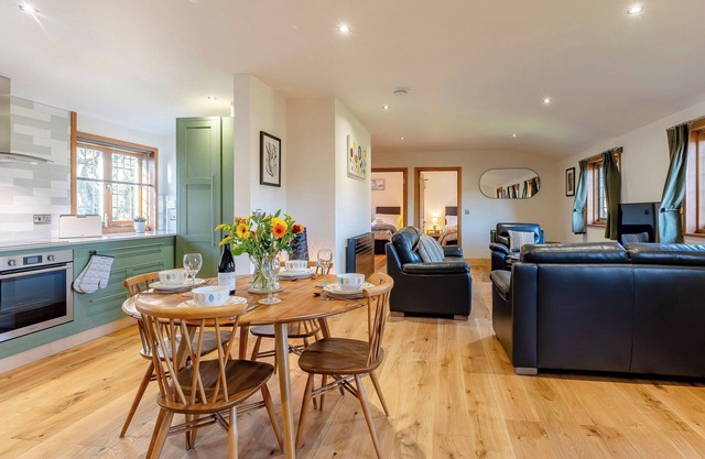 Bluebell Lodge-UK32958