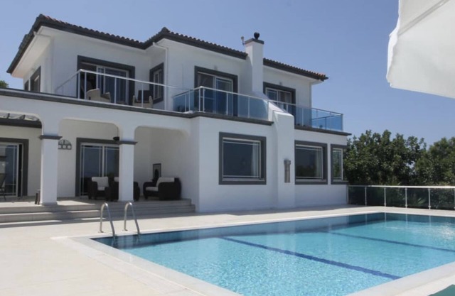 Bluebell Villa - Luxury 4 Bedroom Villa Kayalar