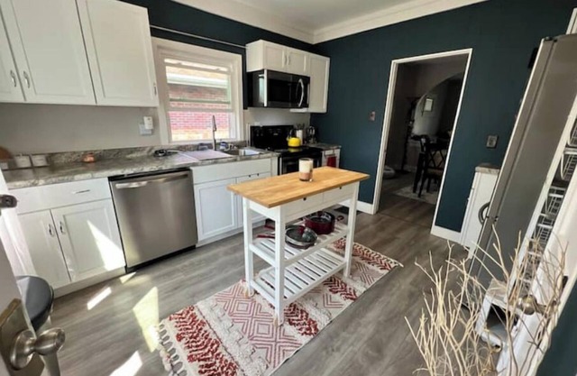 Blueberry Bungalow with Stunning Patio & Garden