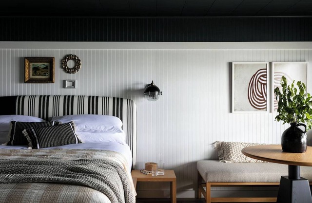 Bluebird Ocean Point Inn | Oceanfront King w/Porch | Free Coffee and Tea
