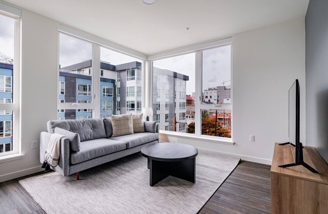 Blueground | Northlake, gym & rooftop, nr zoo