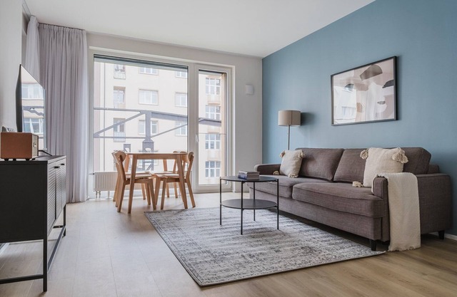 Blueground | Prague 7, furnished, close to offices (PRG-29)