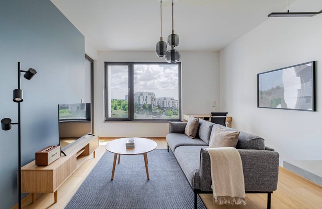 Blueground | Prague 9, balcony, free parking (PRG-46)