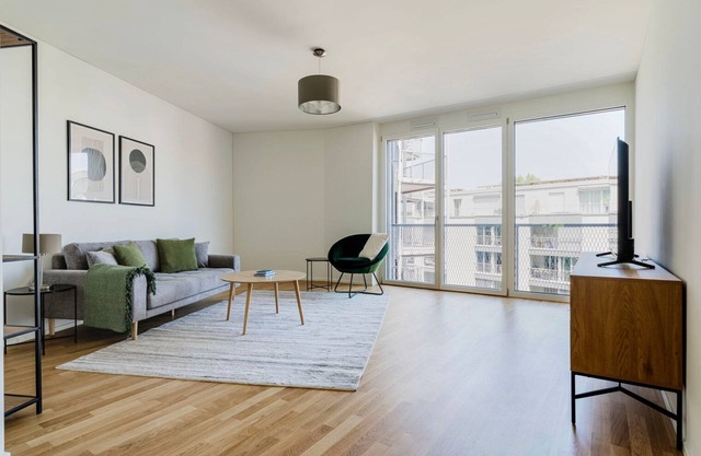 Blueground | Wiedikon, balcony & w/d, nr market