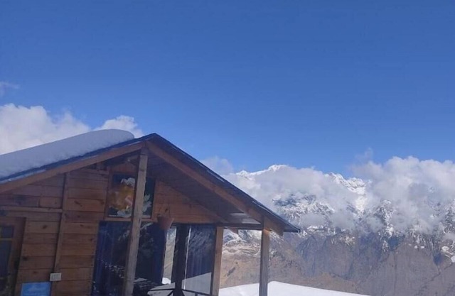 Bluepoppy Resort Auli