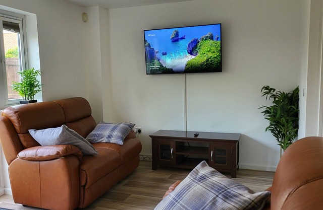 Bluesea Home near etihad, Co-Op Live, with free 2 parking spaces, Wifi