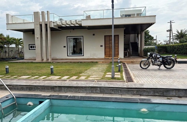 Bluewater Farms 2BR Villa with Private Pool by Homeyhuts