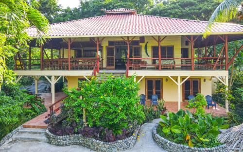 Bluff Beach Retreat