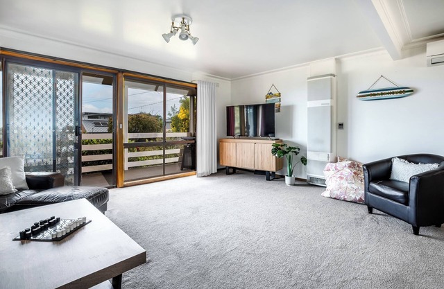Bluff Views | Pet Friendly | Large Secure Yard