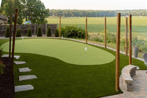 Bluffview on the River with a hot tub sauna pool table and more
