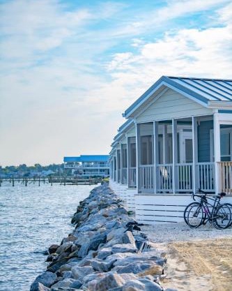 Blufin Bungalows & Marina