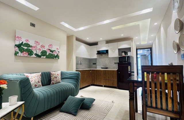 BluO 1BHK Suite - Balcony, Lift, Gym, Parking, TT