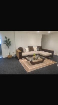 Blyth 6 bedroom Apartment