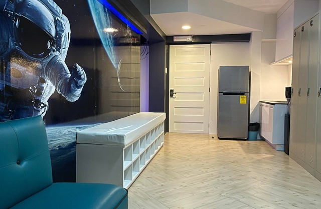 BMAX SPACEPODS