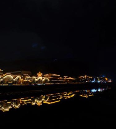 铂曼智慧酒店-Near the east gate of the Forest Park, about a 10-minute walk-There is a beautiful small river at the entrance-offers free self-service laundry and Attraction Tickets Serivce in advance