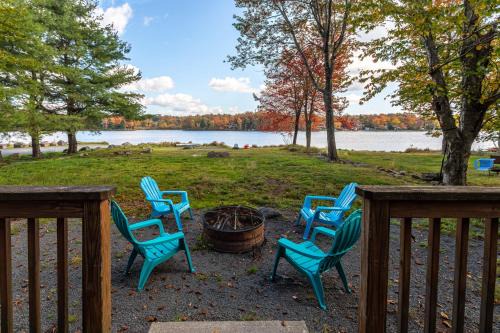 Boardwalk Chalet Lakefront Fire Pit Pet Frie