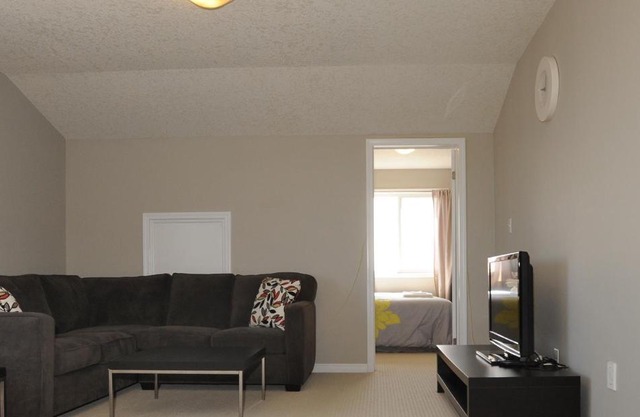 Boardwalk Homes - Executive Guest Rooms & Townhomes