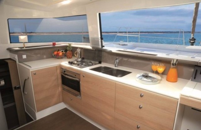 Boat 'Catamarano 43 Foil E Kite Equipment' with Sea View, Wi-Fi and Air Conditioning
