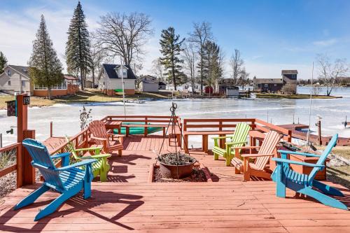 Boat Dock and Lake Access Farwell Home with Balcony!