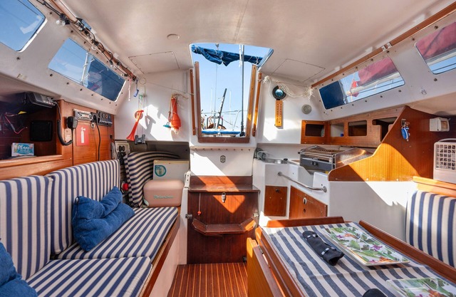 Barco 'En El Corazón Del Puerto' con vistas al mar, Wi-Fi y aire acondicionado