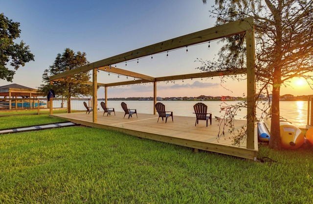 Boat, Fish & Swim: Lake Conroe Home w/ Hot Tub!