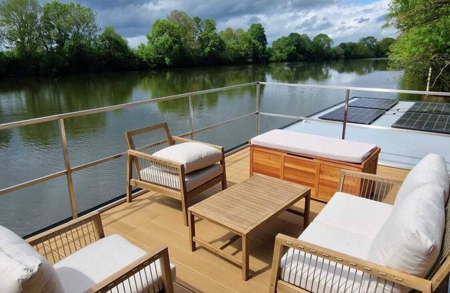 Boat Modern accommodation, exceptional view