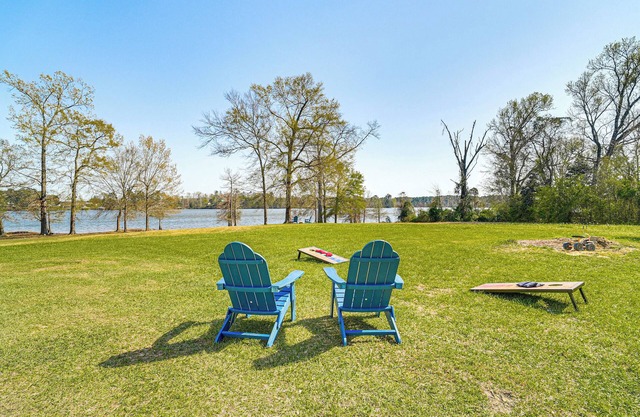 Boat & Swim: Lakefront Toledo Bend Retreat!