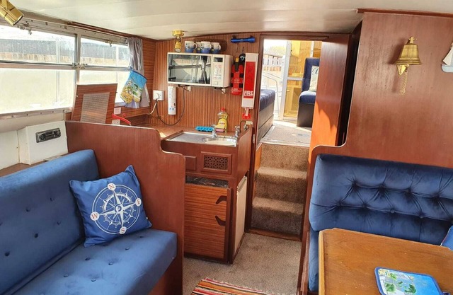 BOAT with hot tub