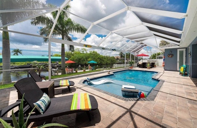 Boaters Dream, full refund*, heated pool, sleeps 6