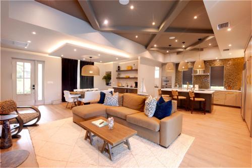 Boathouse on Marathon with Free Yacht Tour with 6 nights or more