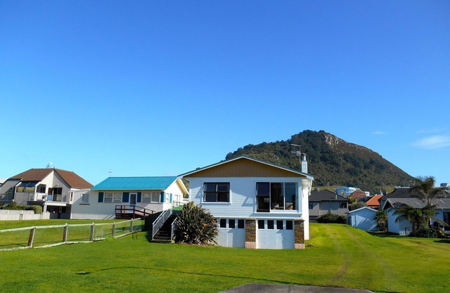 Bobs Bach - Mt Maunganui Bach
