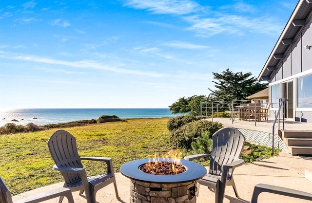 BodegaBayBeachHome-Astonishing Views!Coastal Family Retreat! PoolTableLounge