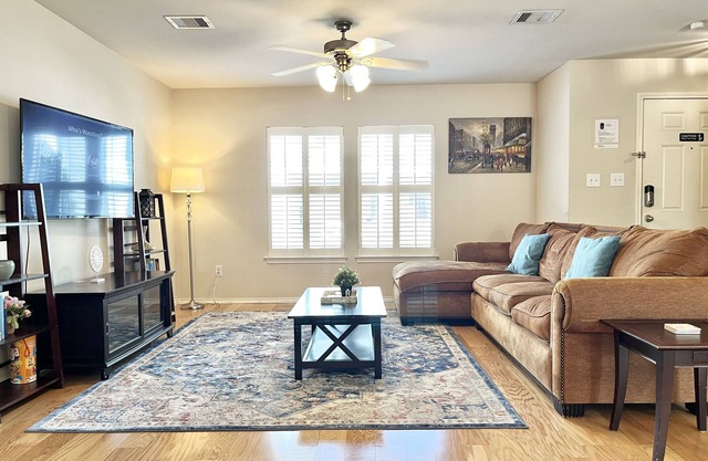 BodhiTree ☆ House┃2 BR / 1. 5 BA ┃In-Town Oasis con cocina