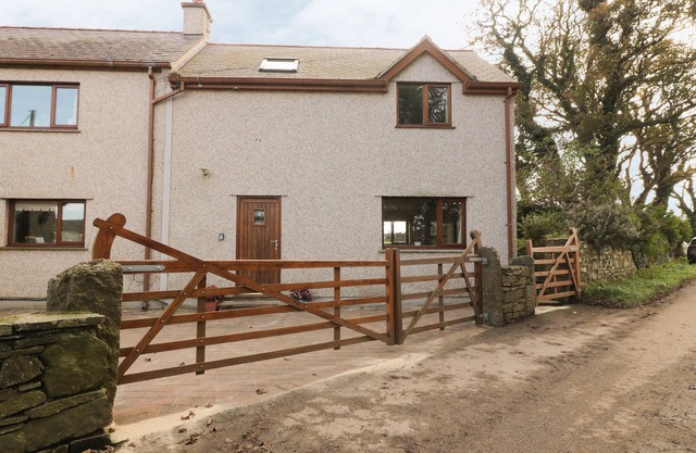 Bodneithior, LLANERCHYMEDD