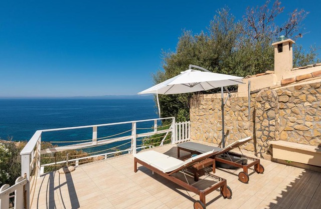 BOHaus: Nel Blu dipinto di Blu