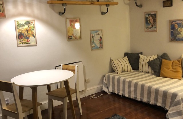 Bohemian & Cozy apartment super close to tourist area!