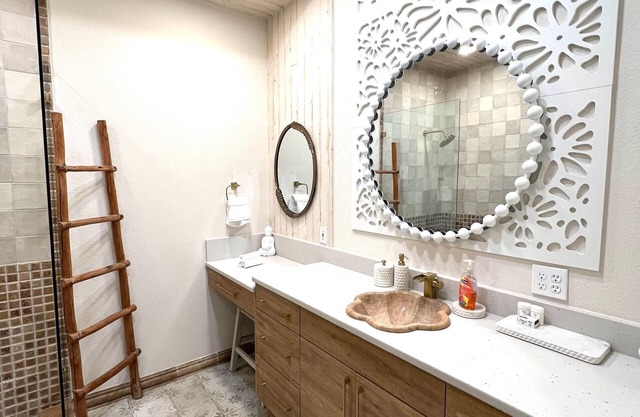 Bohemian. Unit #5 Charming 2-bedroom apartment in gorgeous Corpus Christi.