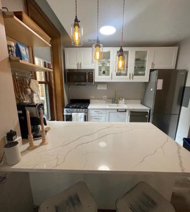 Boho Chic City Studio: Lakeview, Chicago