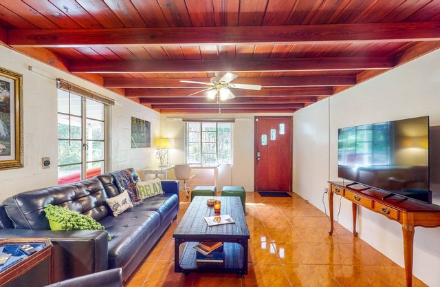 Boho-Chic Cottage with Lake Access and Kayak - Dog-Friendly