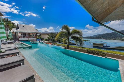 Boho Delux with sea views , Pool+Gym