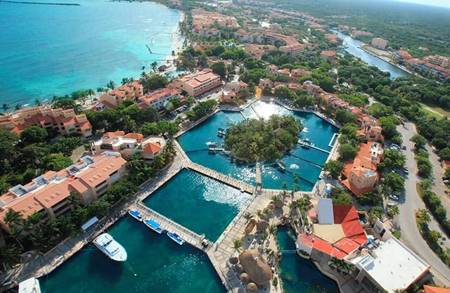 Boho Dolphinarium view