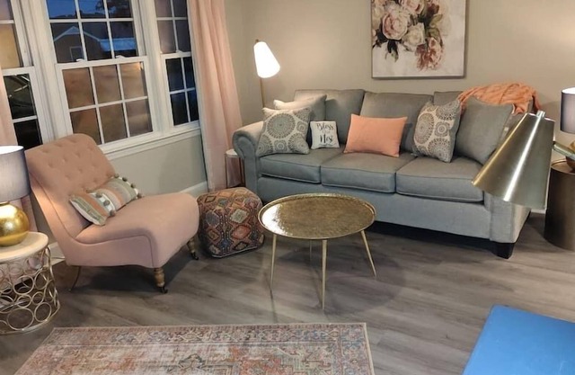 BOHO Glam: Pet Friendly 2 BR Home in Clayton
